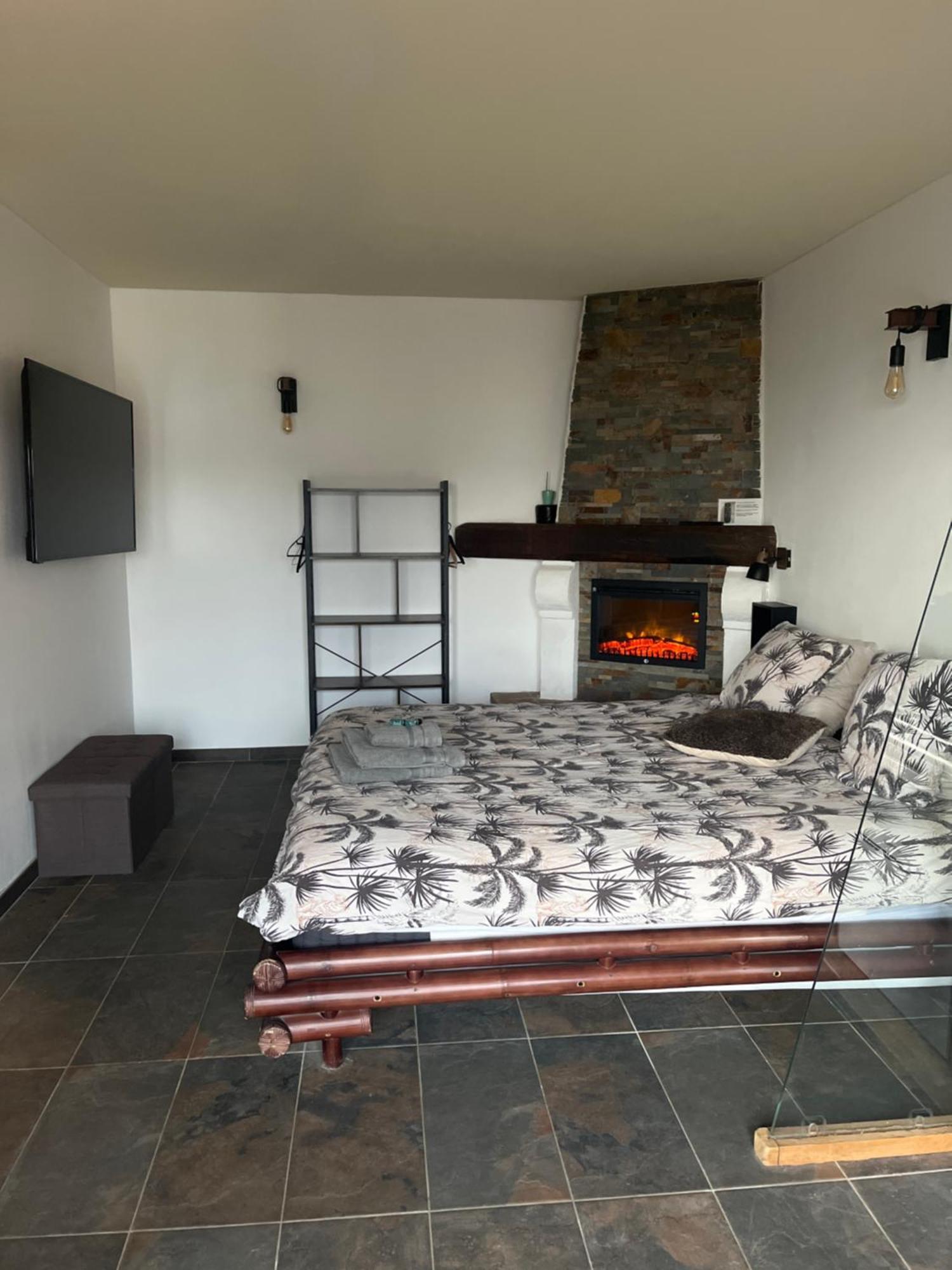 Studio Port Pin Vue Mer, Jacuzzi, Hammam, Parking Prives 卡西斯 外观 照片